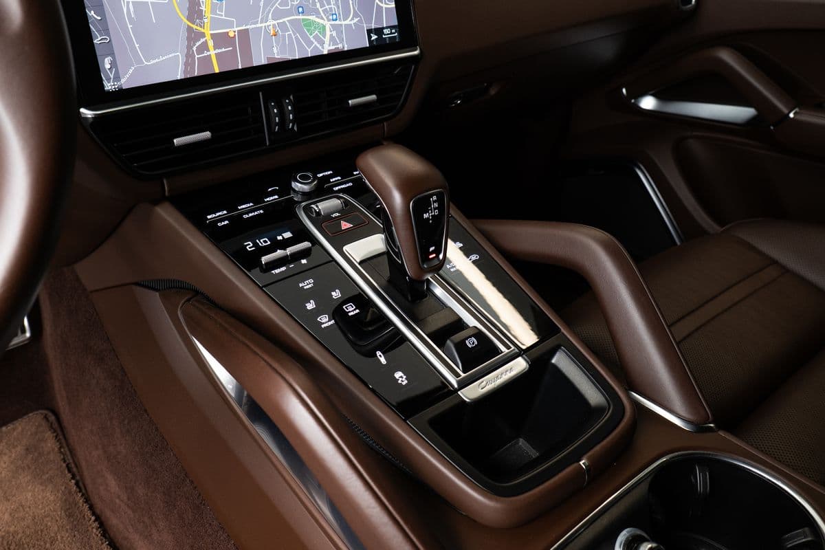 2018 Porsche CAYENNE - 40