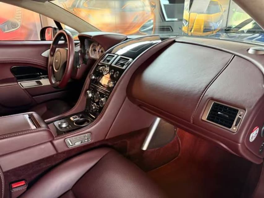 2014 Aston Martin RAPIDE - 34