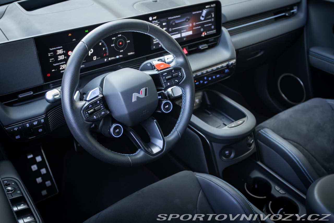2025 Hyundai IONIQ 5 - 27