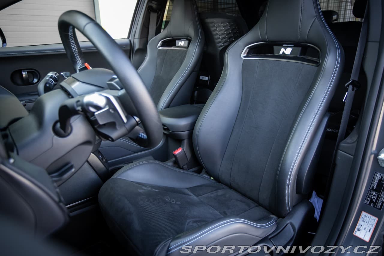 2025 Hyundai IONIQ 5 - 29