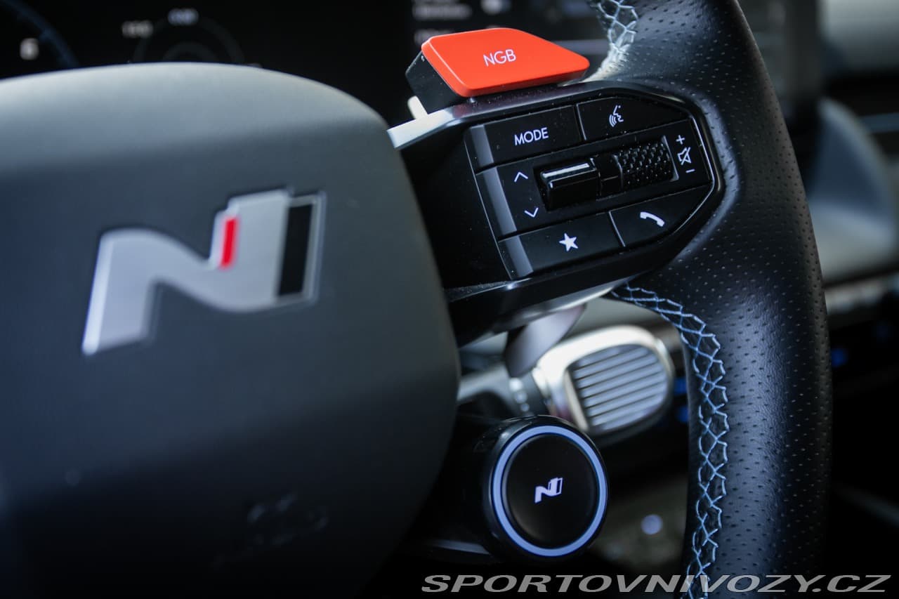 2025 Hyundai IONIQ 5 - 39
