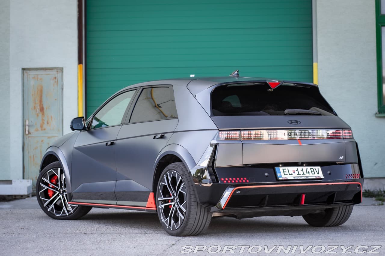 2025 Hyundai IONIQ 5 - 17