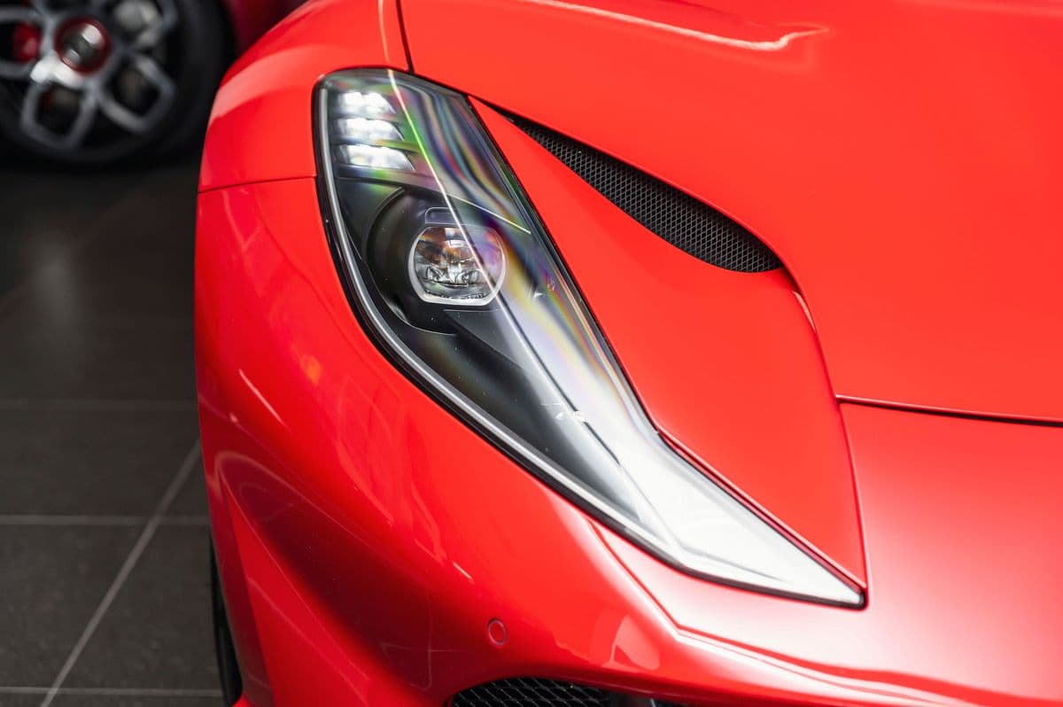 2019 Ferrari 812 - 21