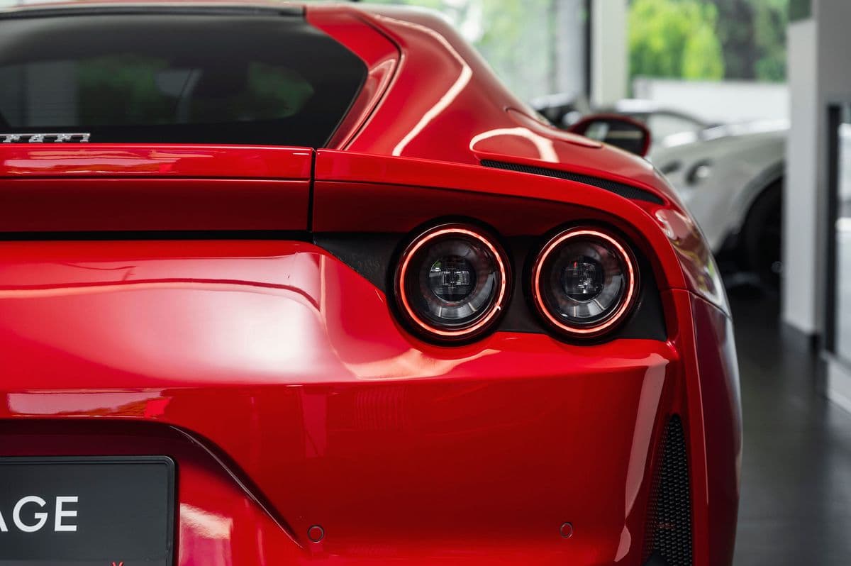 2019 Ferrari 812 - 15