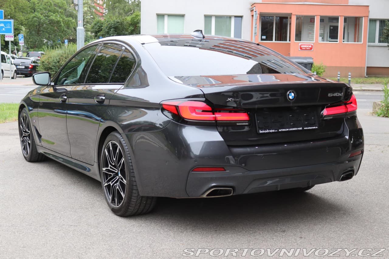 2021 BMW 5-SERIES - 25