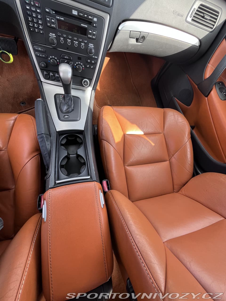 2005 Volvo V70 - 25