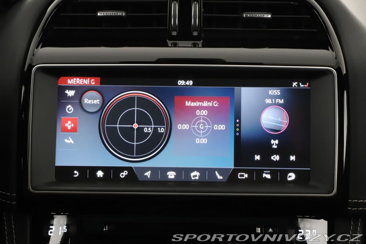 2016 Jaguar F-PACE - 18