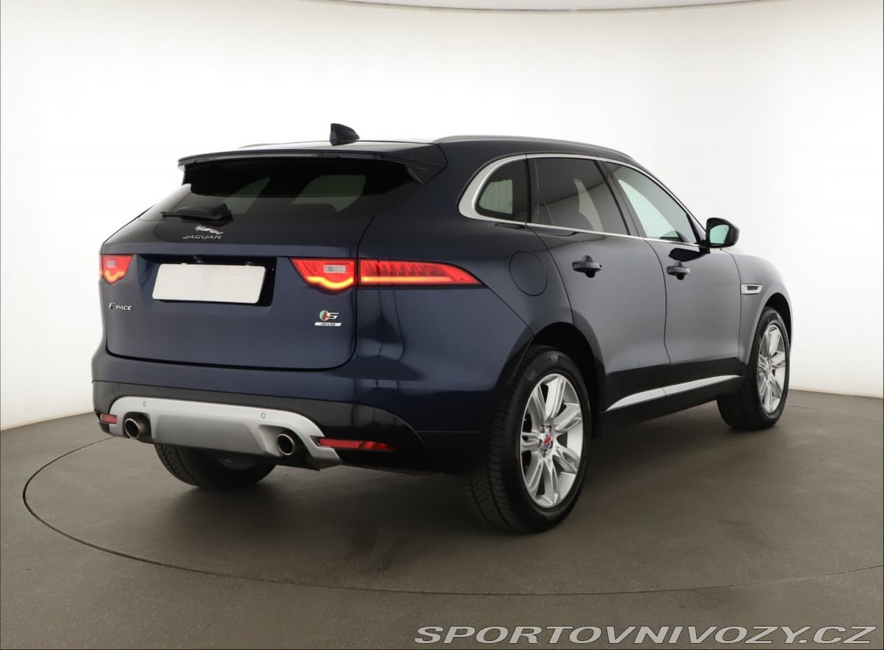 2016 Jaguar F-PACE - 5