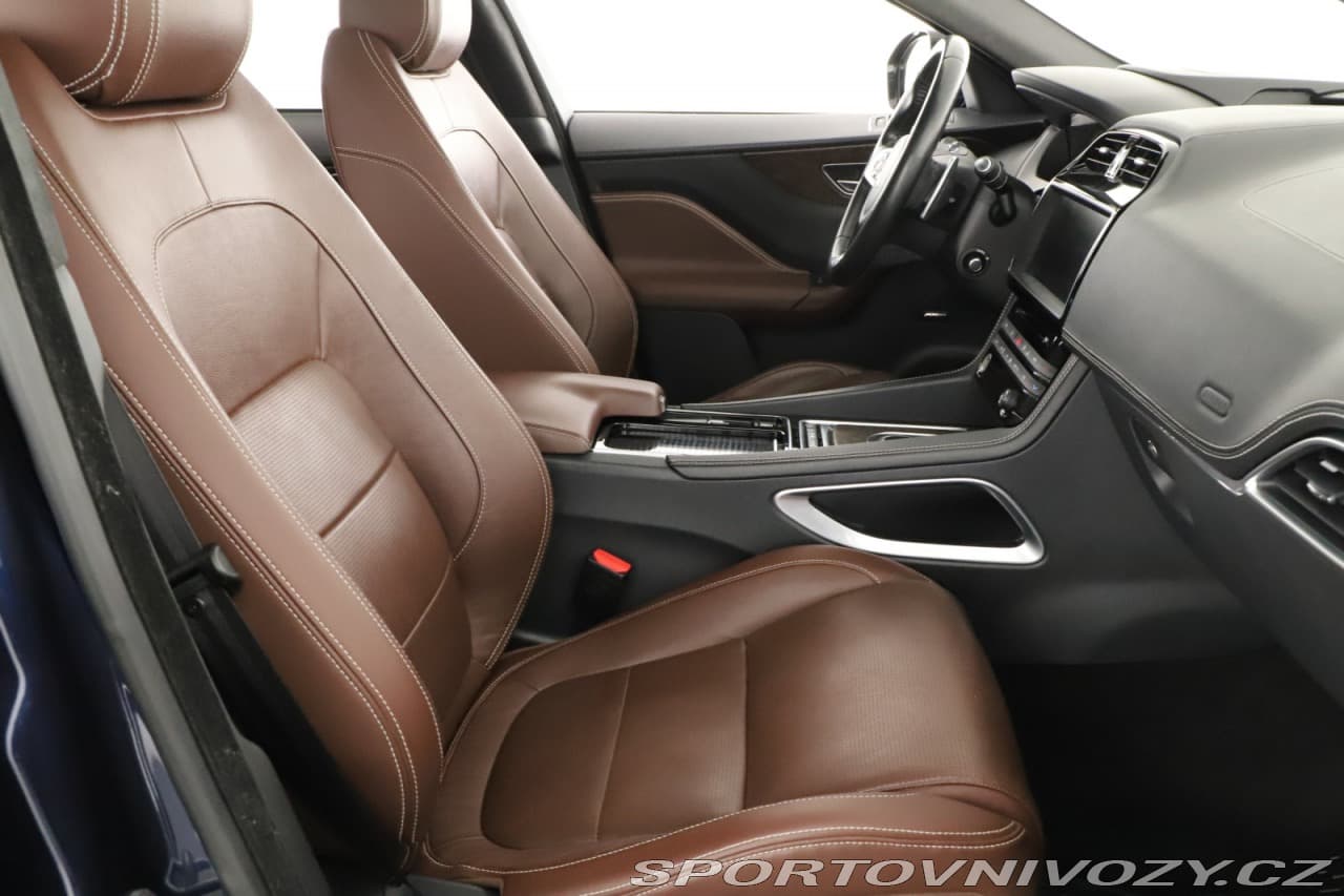 2016 Jaguar F-PACE - 7