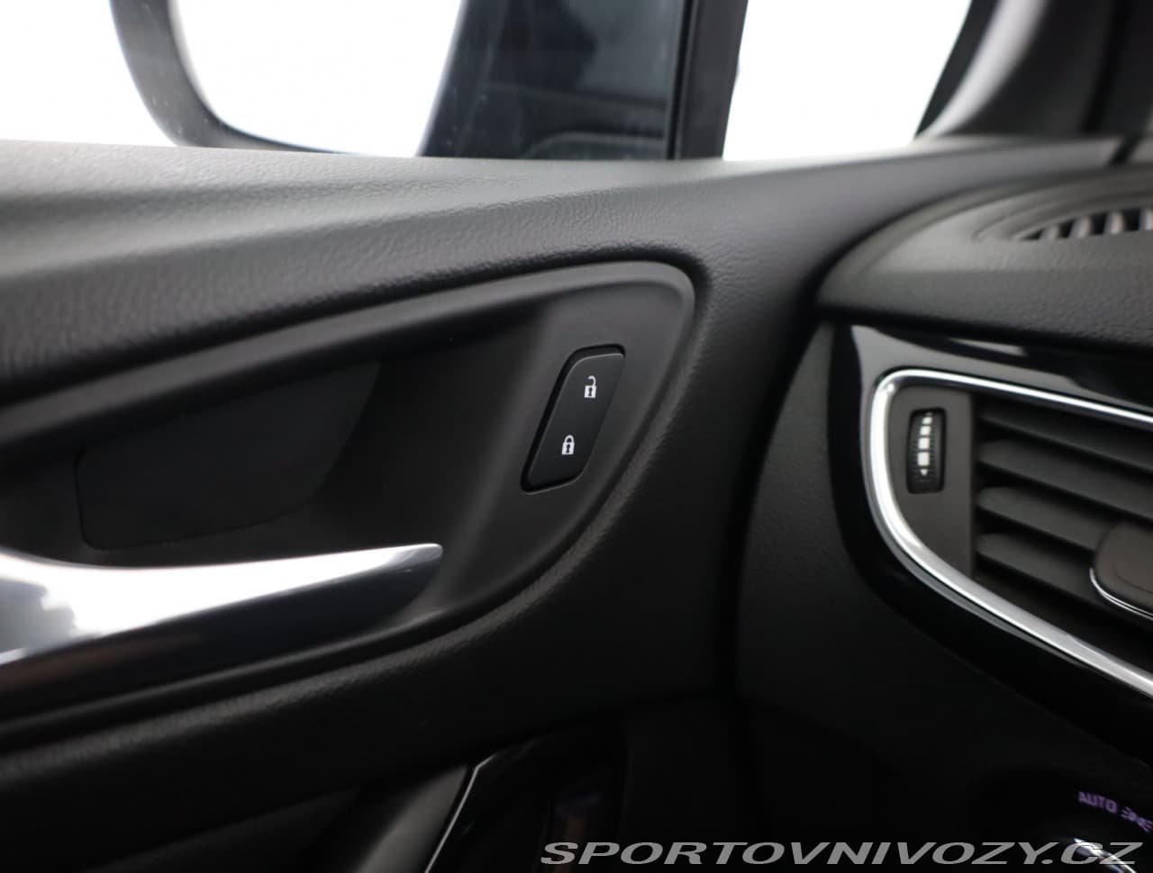 2018 Opel ASTRA - 33