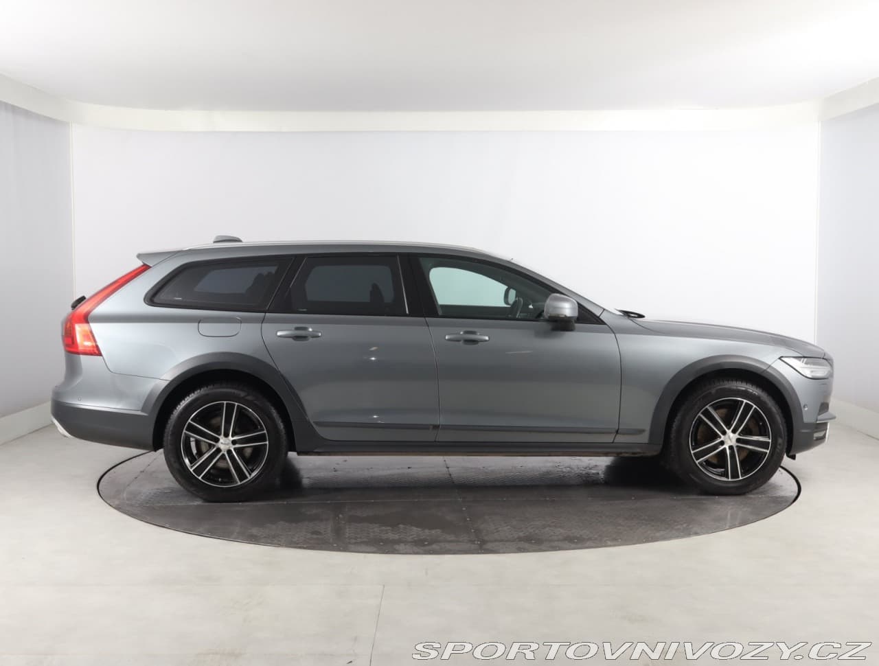 2017 Volvo V90 - 11