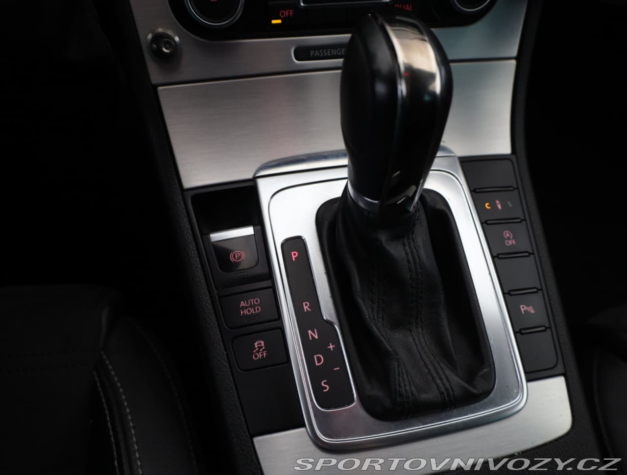 2011 Volkswagen PASSAT CC - 25