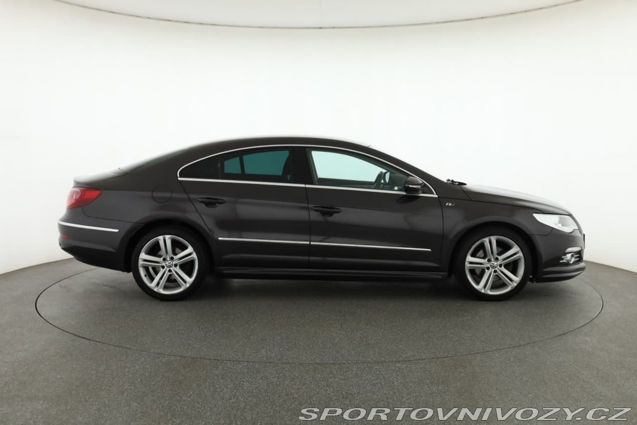 2011 Volkswagen PASSAT CC - 11