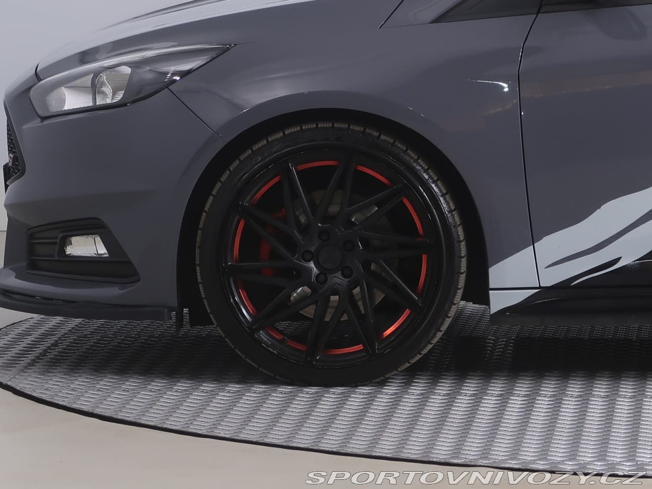2018 Ford FOCUS - 27