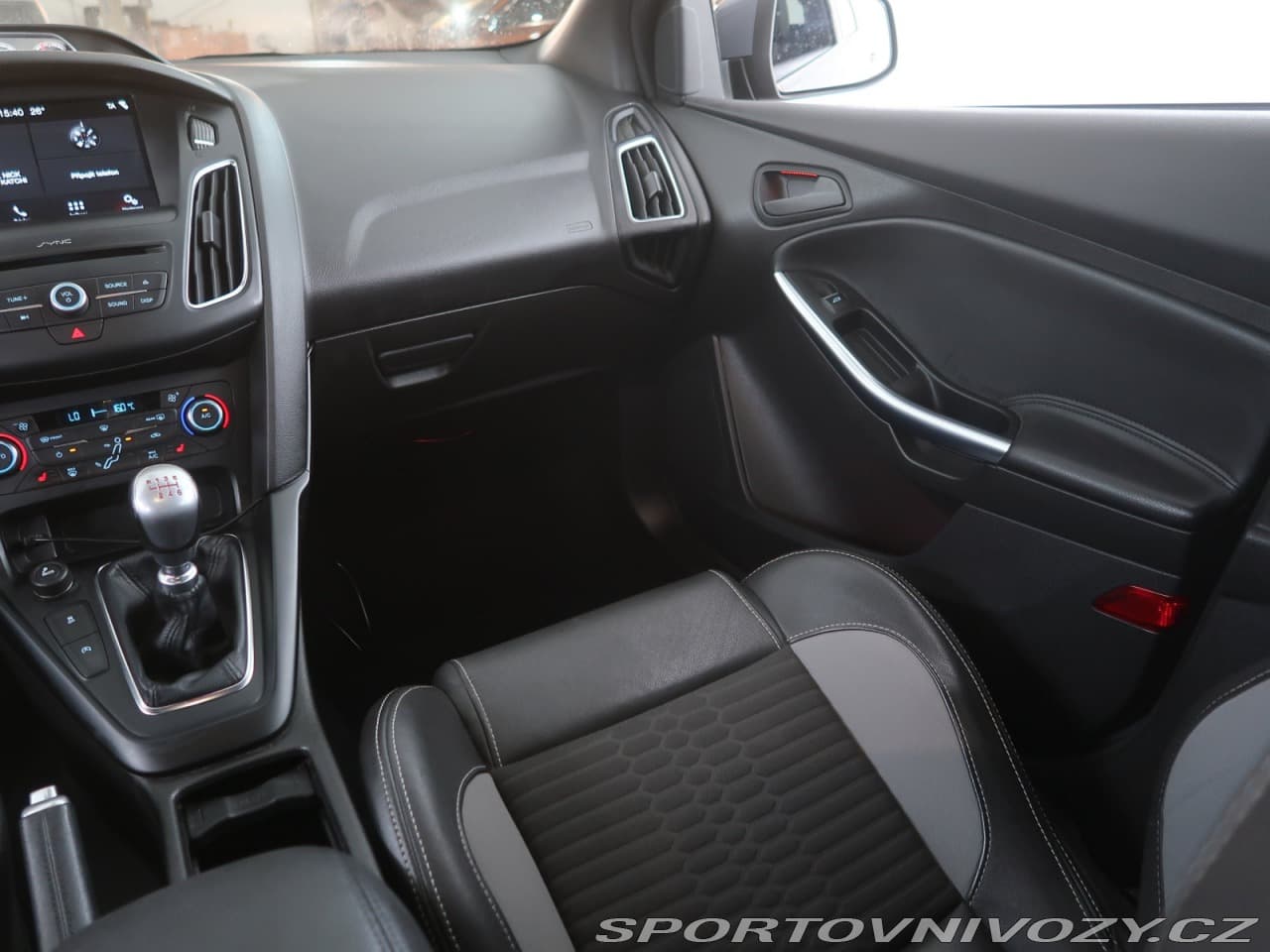 2018 Ford FOCUS - 15