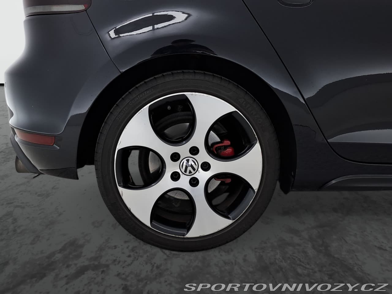 2010 Volkswagen GOLF - 25