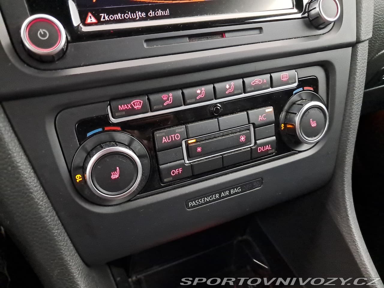 2010 Volkswagen GOLF - 29