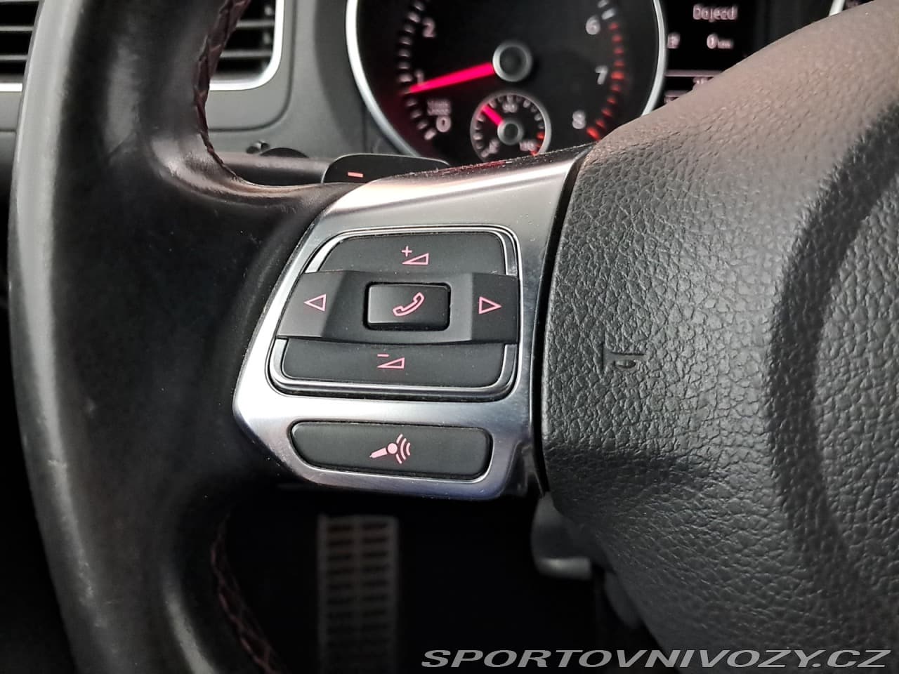 2010 Volkswagen GOLF - 33