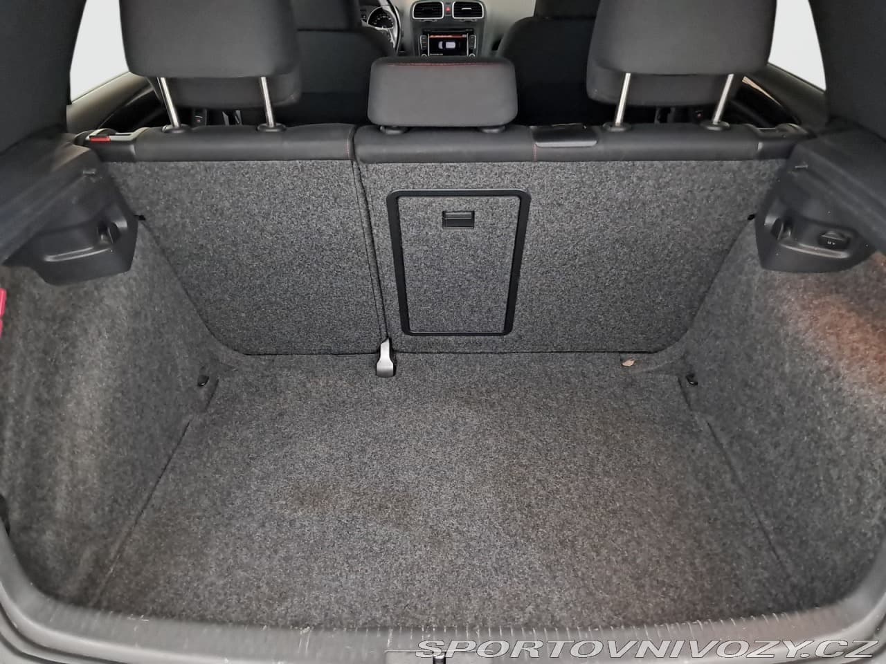 2010 Volkswagen GOLF - 39