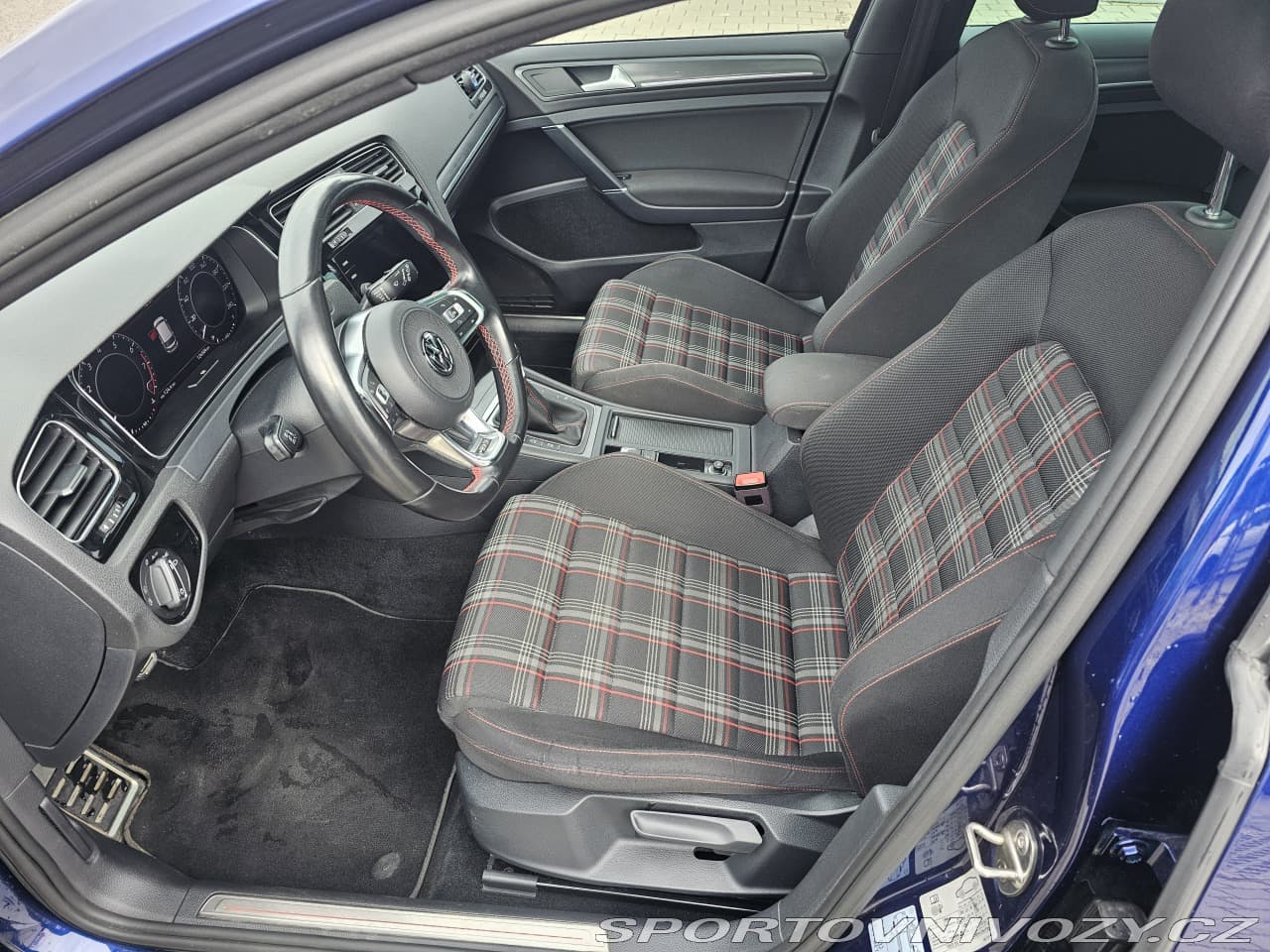 2017 Volkswagen GOLF - 8
