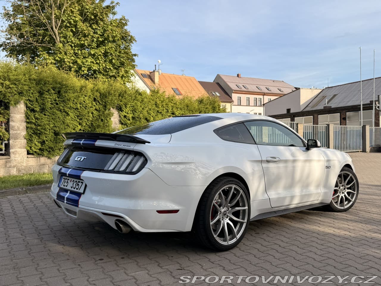 2016 Ford MUSTANG - 2
