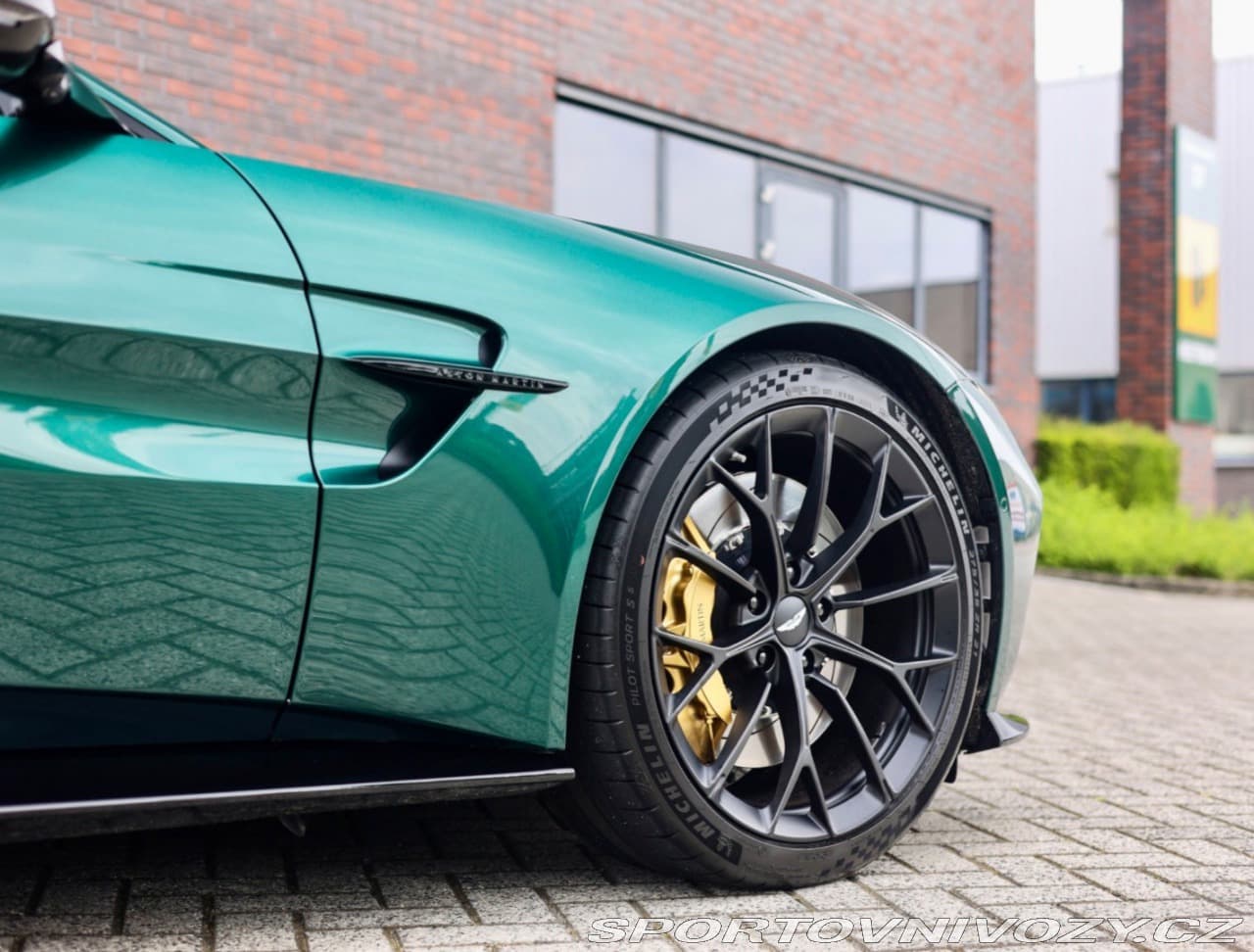 2025 Aston Martin V8 - 16