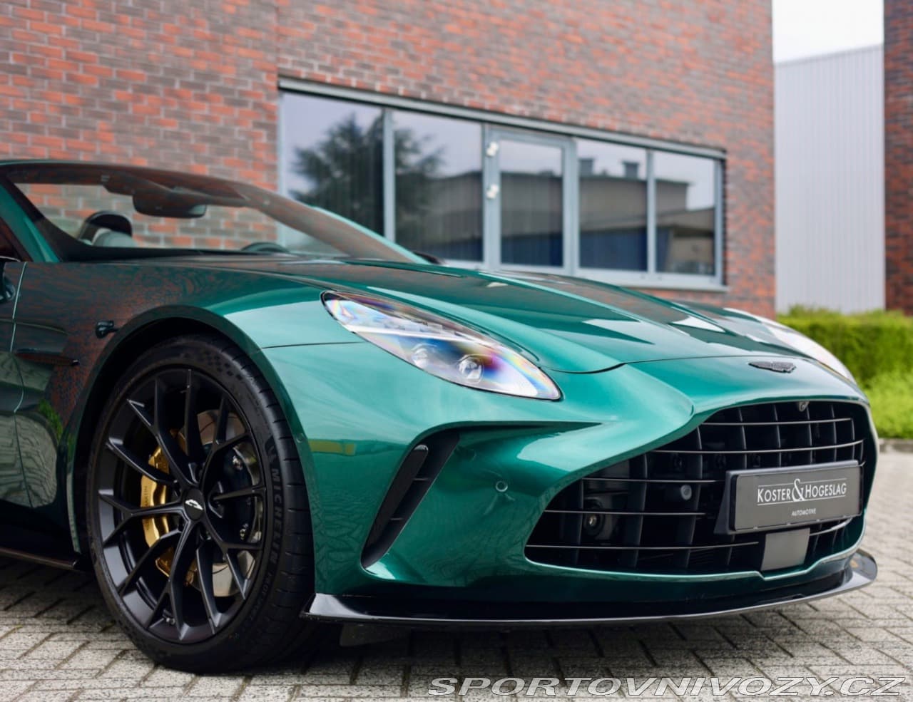 2025 Aston Martin V8 - 5