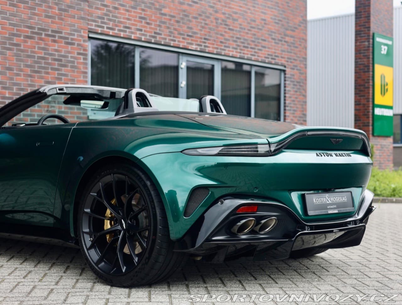 2025 Aston Martin V8 - 7