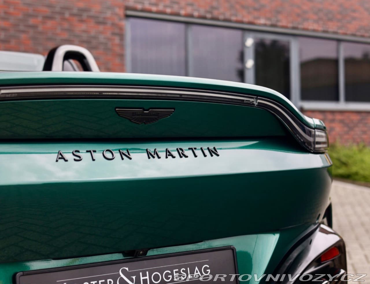 2025 Aston Martin V8 - 8