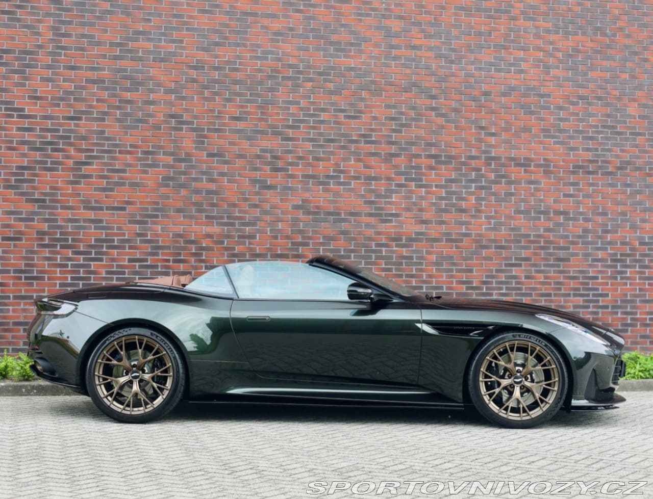 2024 Aston Martin DB12 - 11