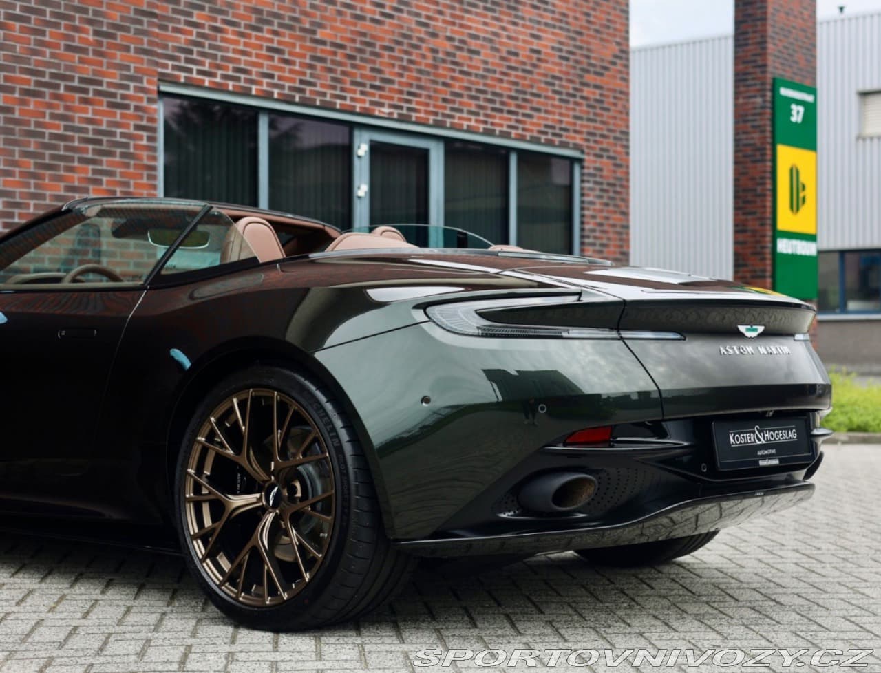 2024 Aston Martin DB12 - 7