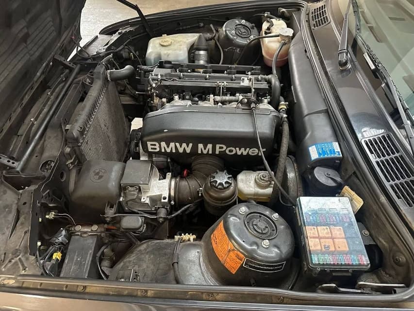 1987 BMW M3 - 18