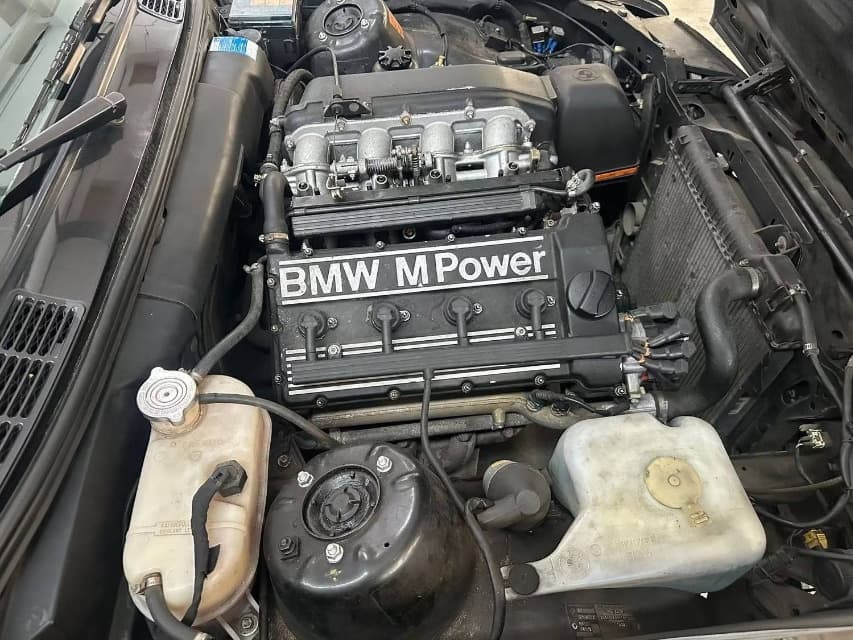1987 BMW M3 - 19