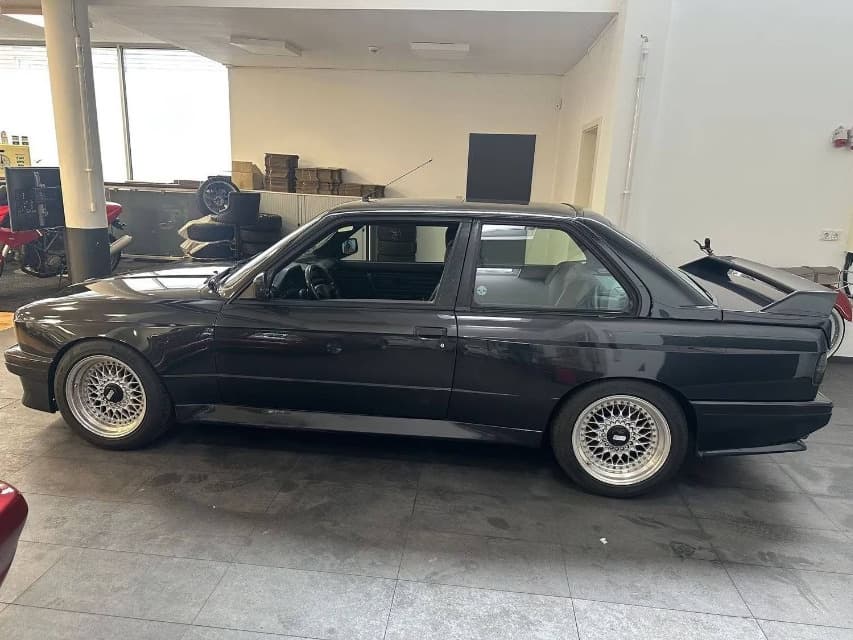 1987 BMW M3 - 5