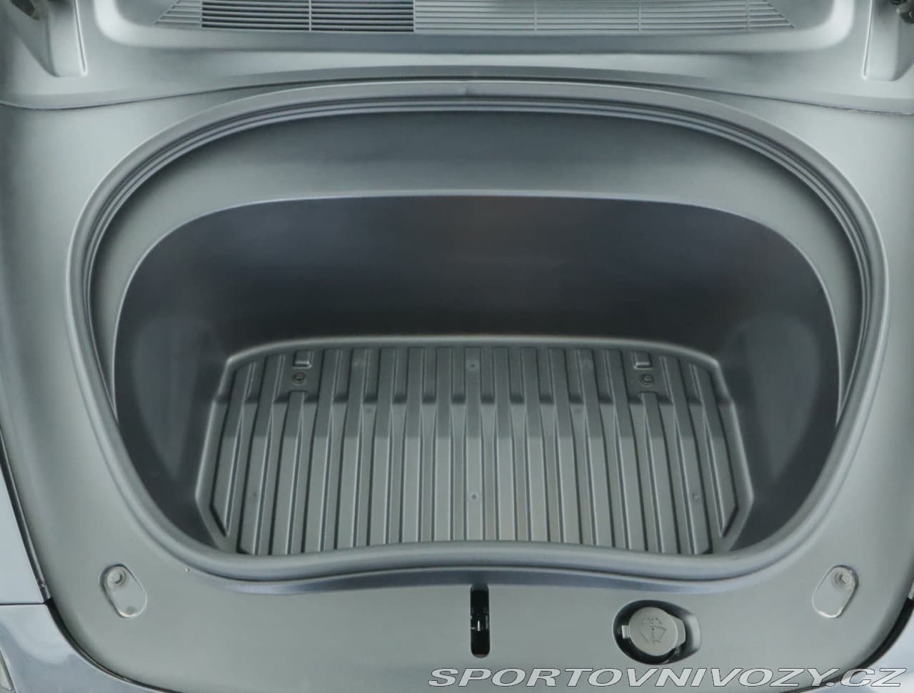 2025 Tesla MODEL 3 - 16
