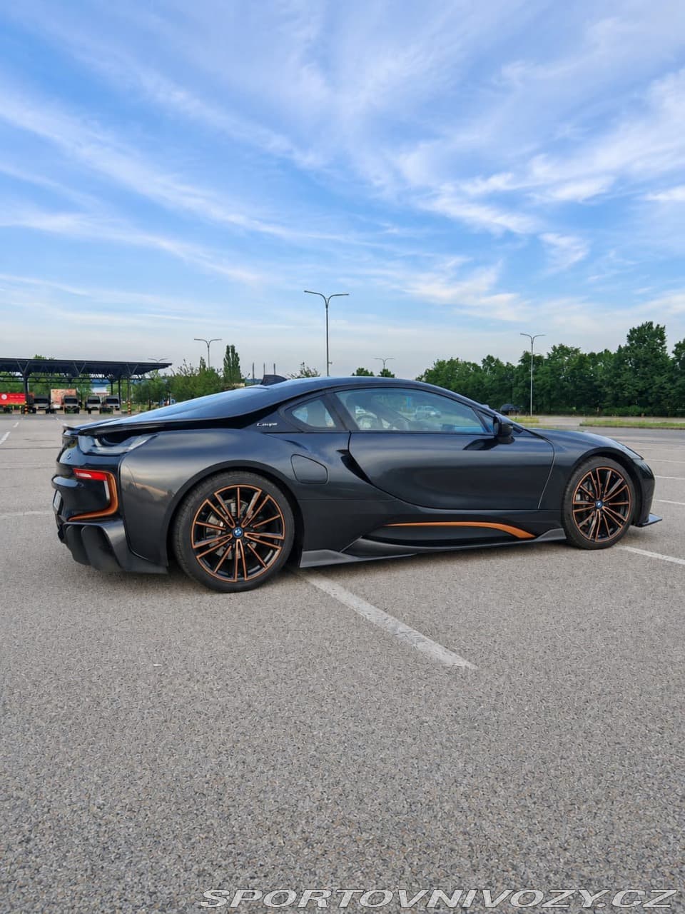 2019 BMW i8 - 9