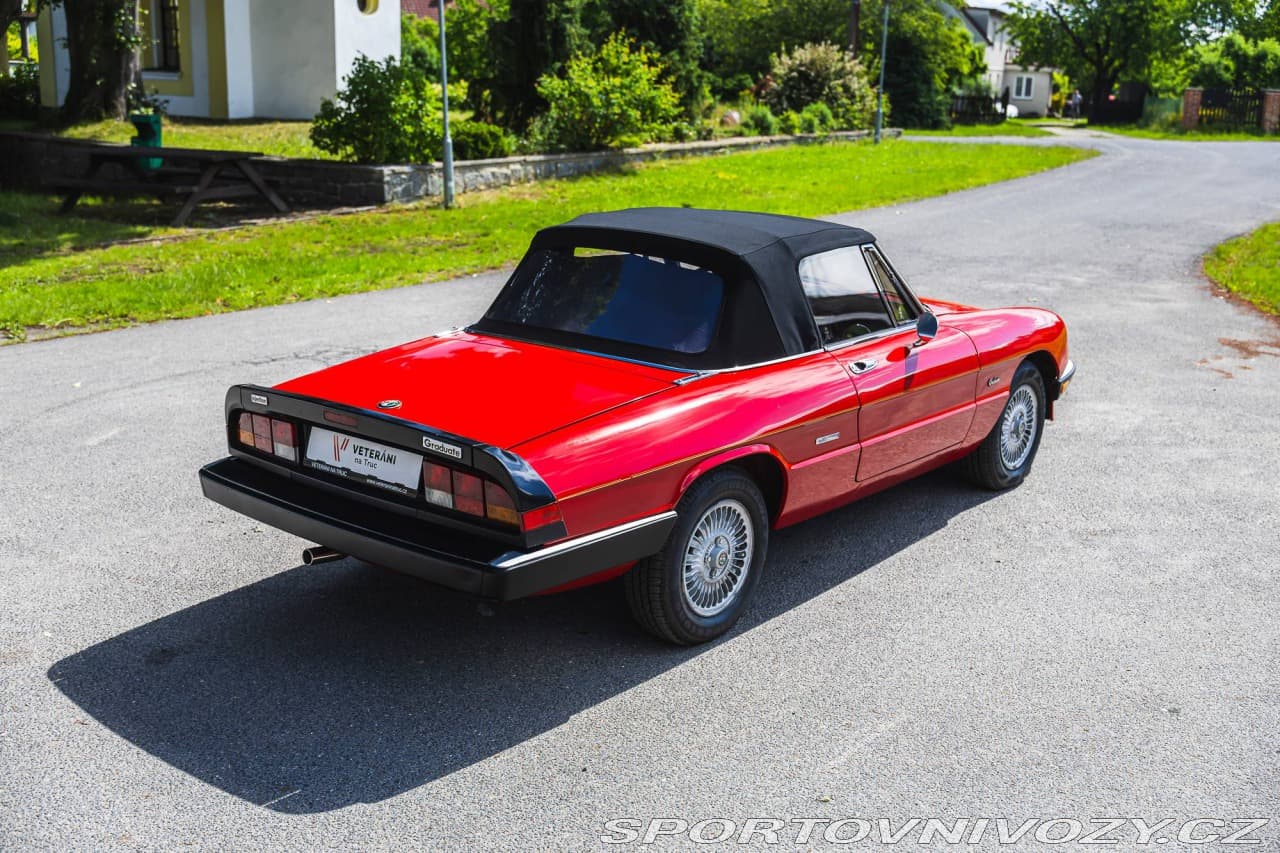 1986 Alfa Romeo SPIDER - 2