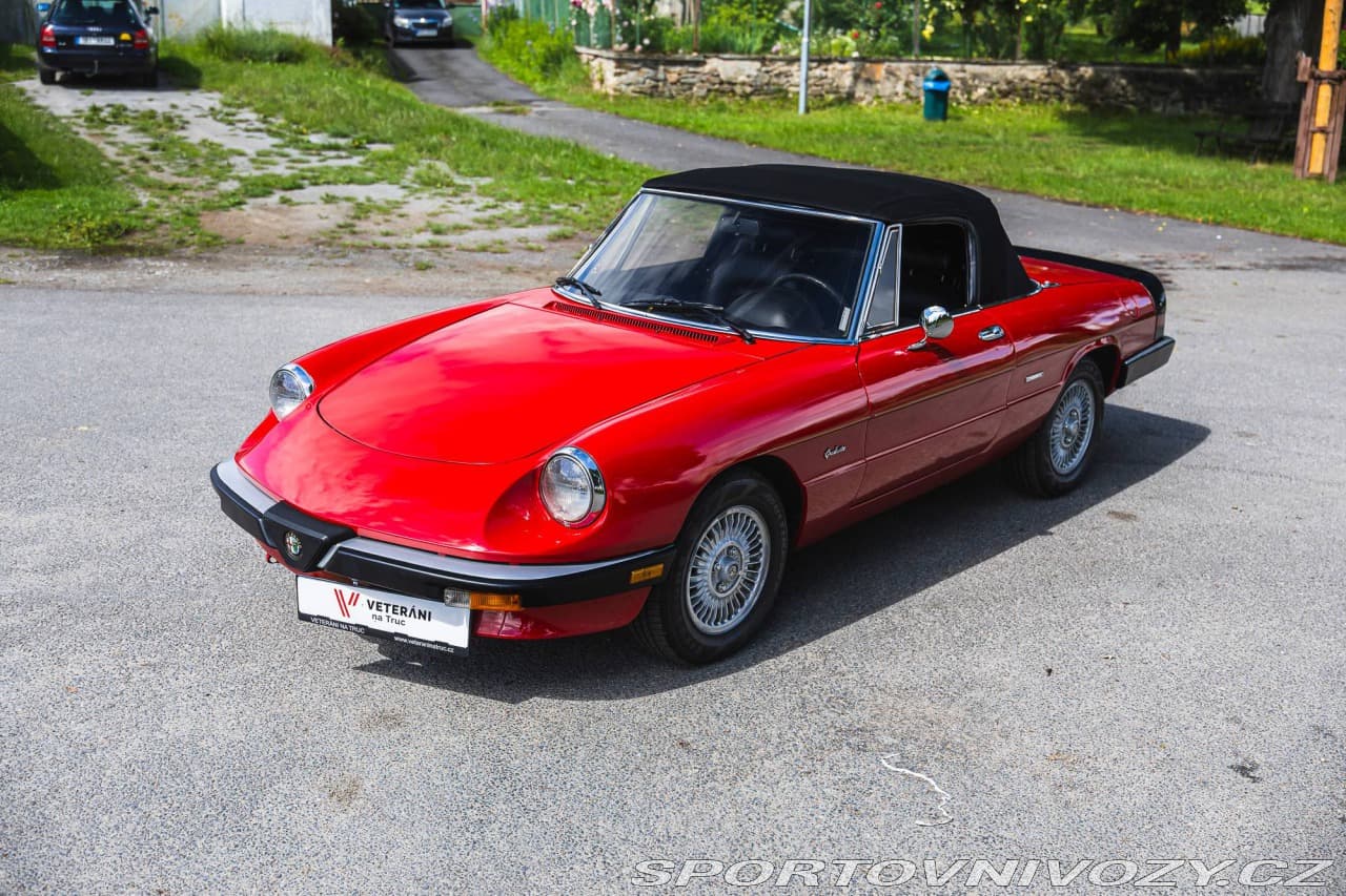 1986 Alfa Romeo SPIDER - 4