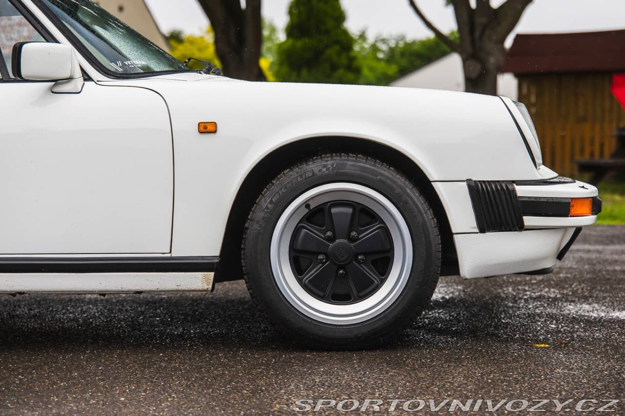 1983 Porsche 911 - 13