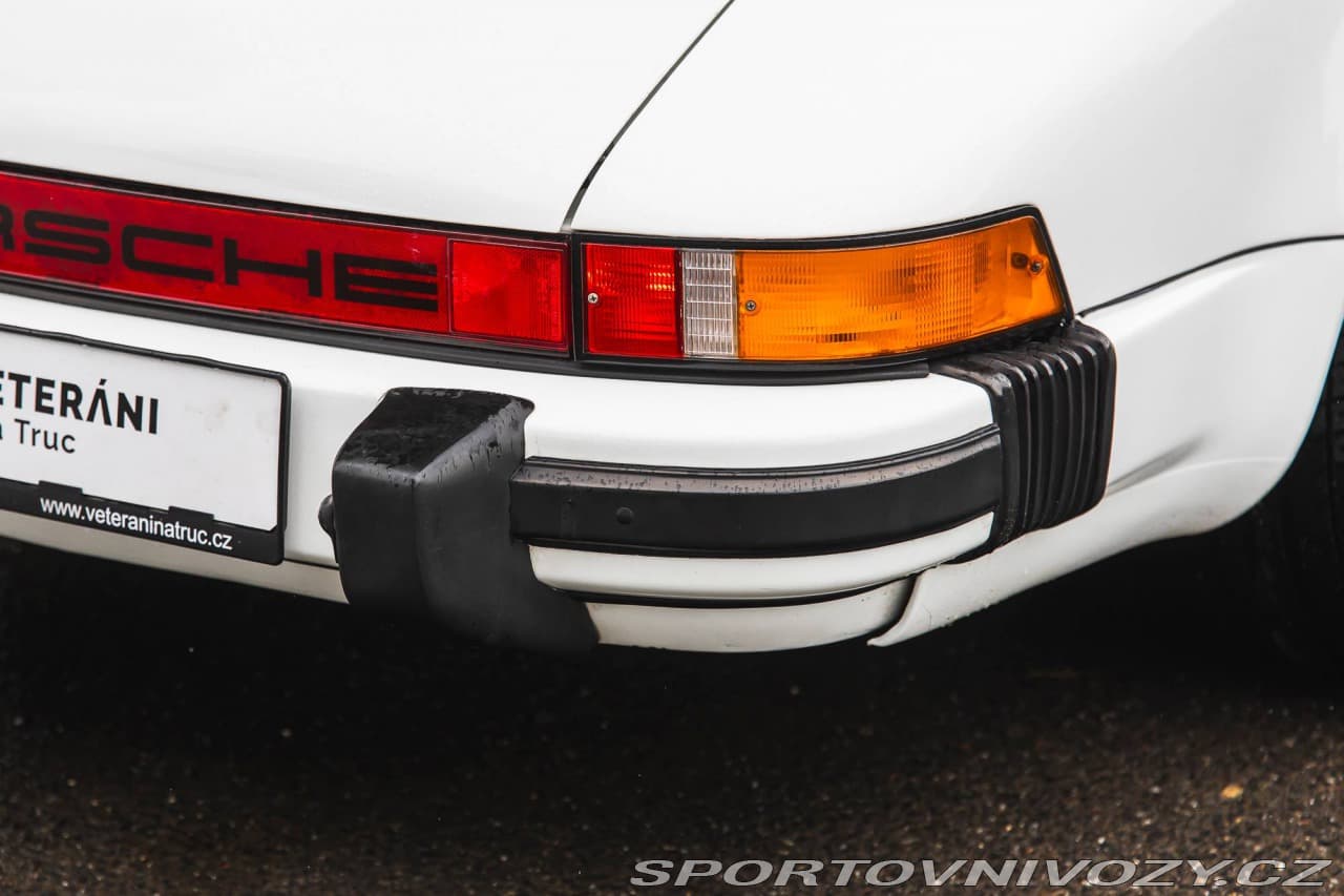1983 Porsche 911 - 17