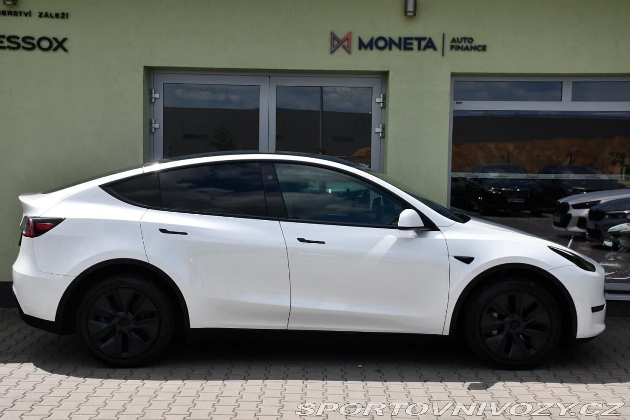 2024 Tesla MODEL Y - 12