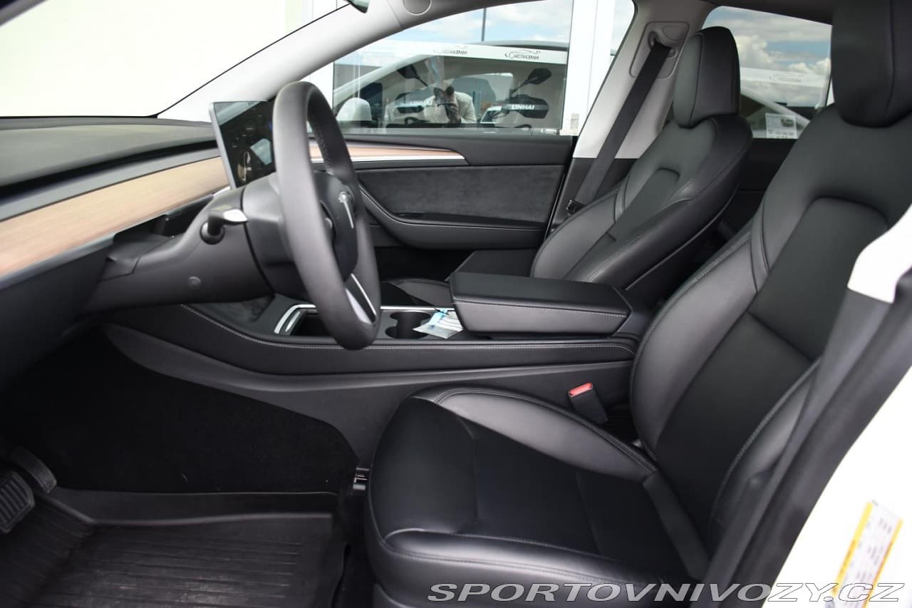 2024 Tesla MODEL Y - 13