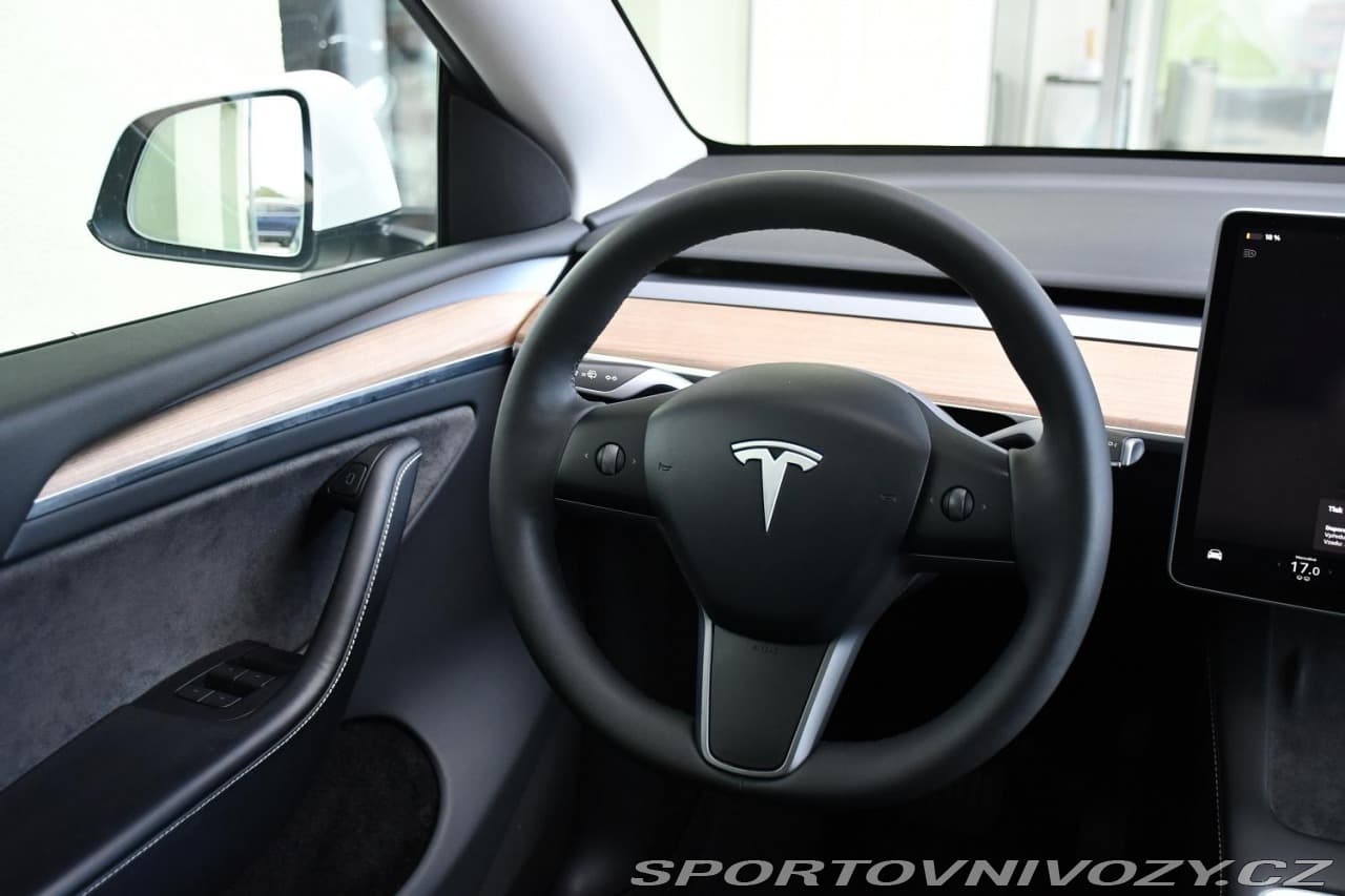 2024 Tesla MODEL Y - 6
