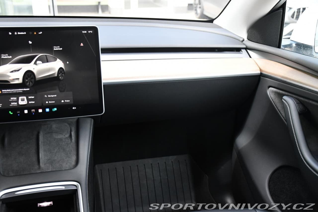 2024 Tesla MODEL Y - 8
