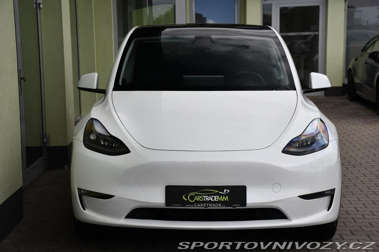 2024 Tesla MODEL Y - 9
