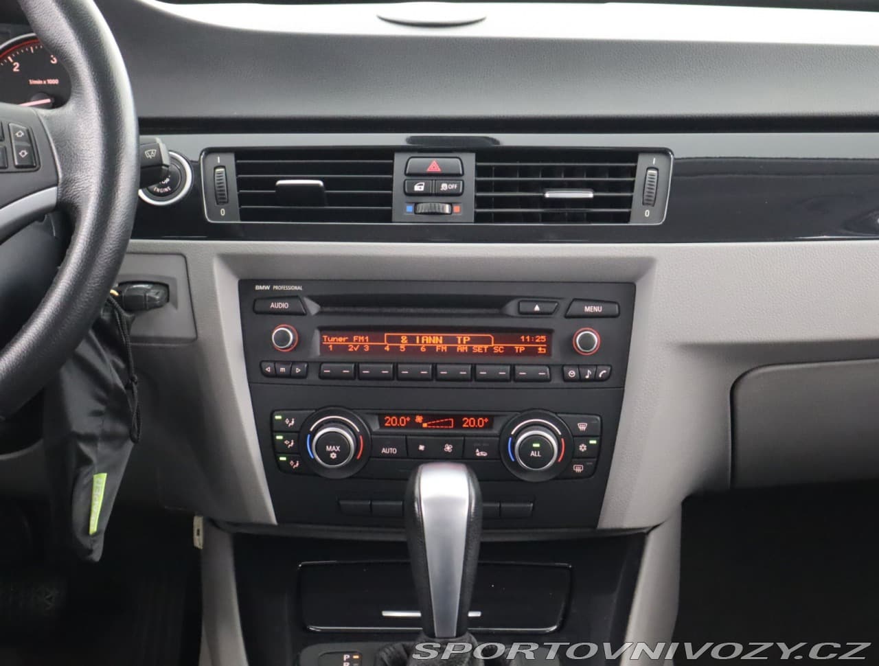 2011 BMW 3-SERIES - 12