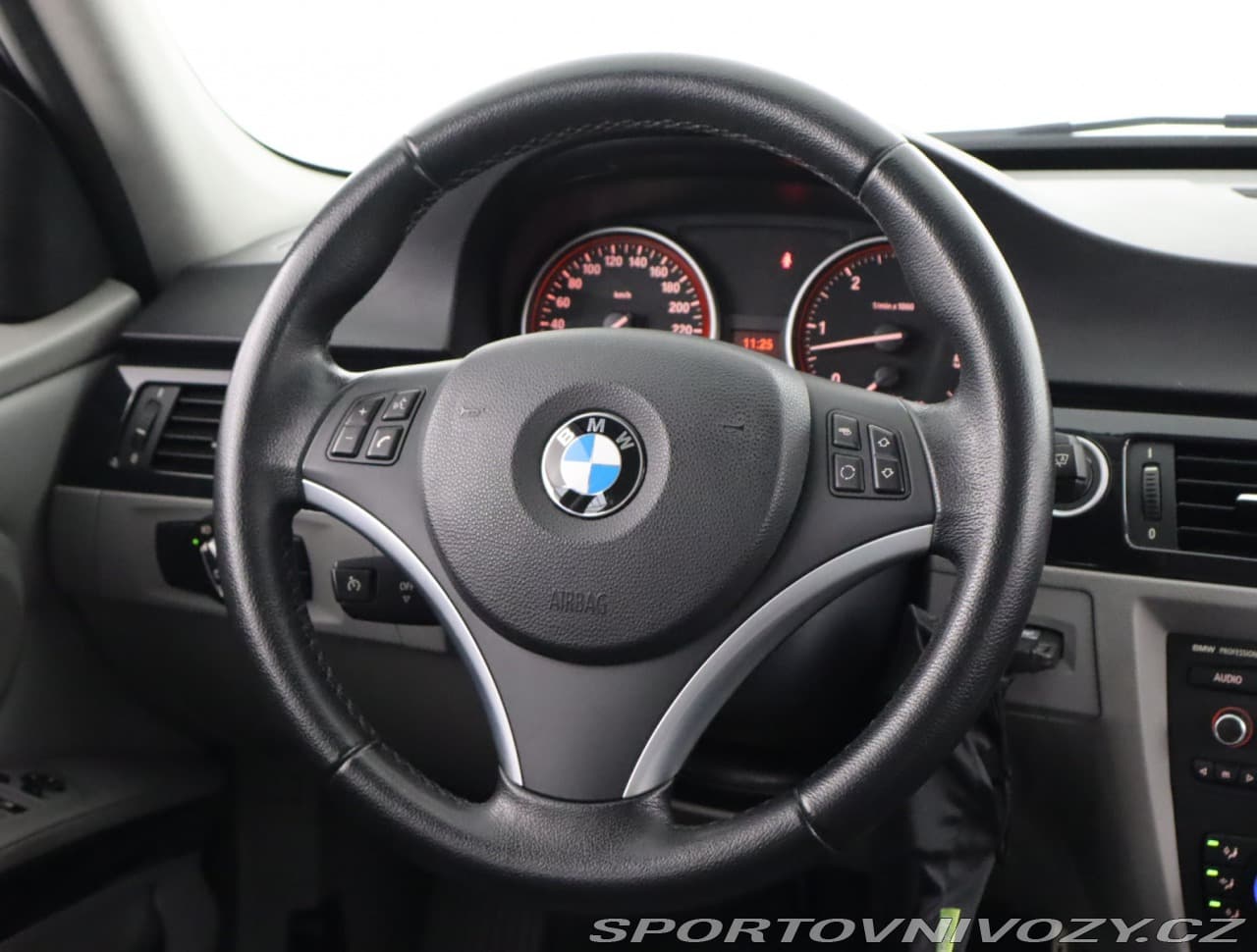 2011 BMW 3-SERIES - 16