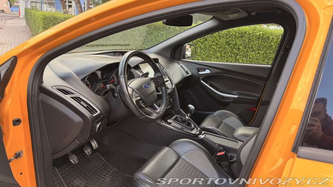 2016 Ford FOCUS - 17
