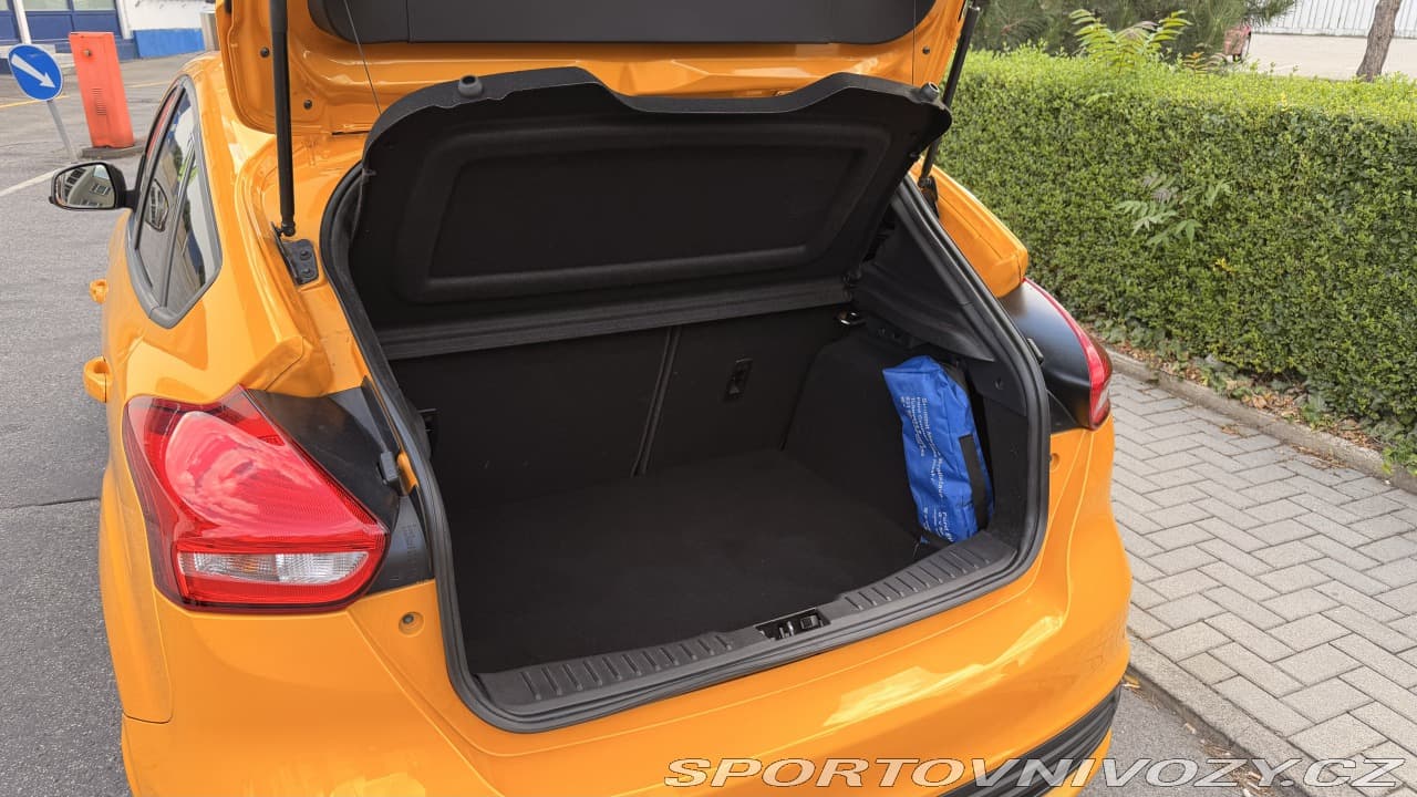 2016 Ford FOCUS - 18