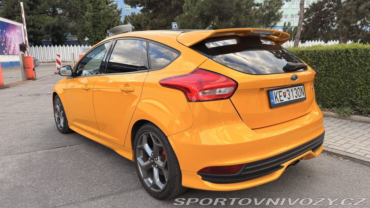 2016 Ford FOCUS - 19